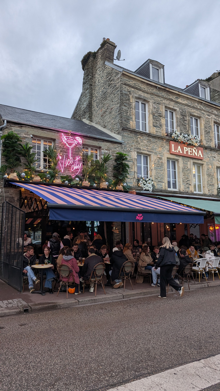 Avril - Soiree Vice City1