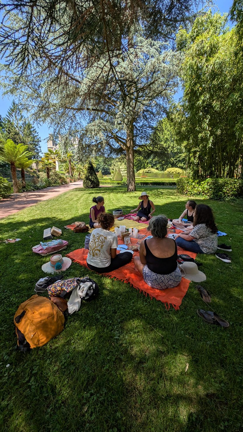 Juin PiqueNique Chateu Ravalet1